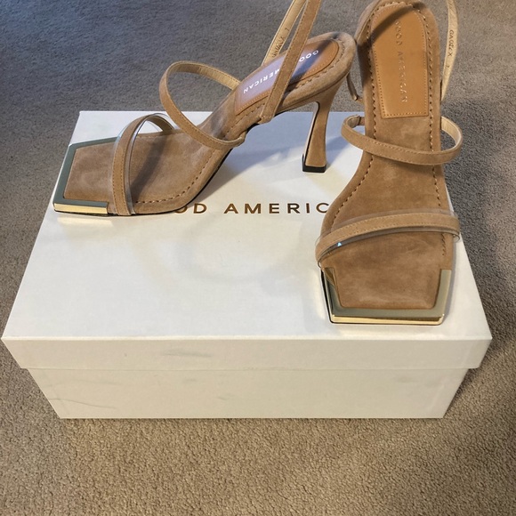 BNIB Good American Standout Square Toe strappy beige sandals - style GA022S-X. - Picture 3 of 9